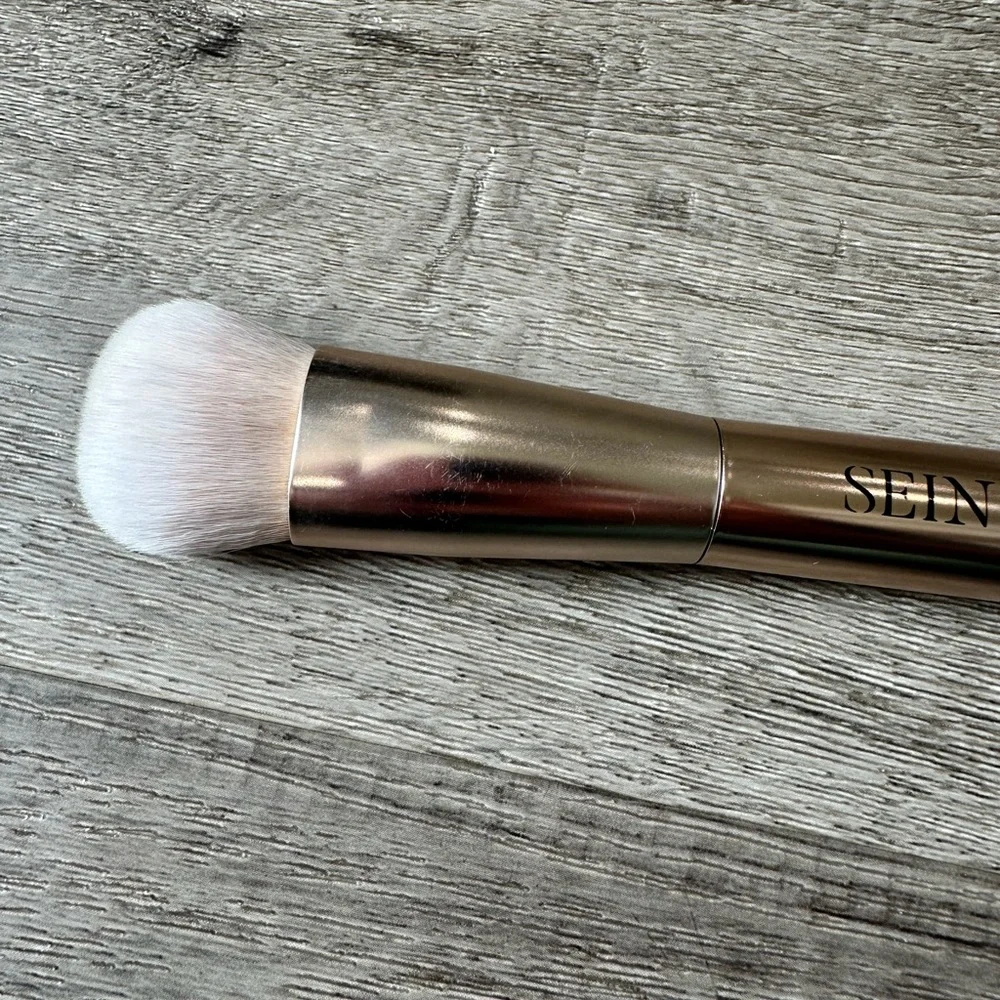 Seint IIID Rose Gold Makeup Brush | New not in box - Picture 2 of 5